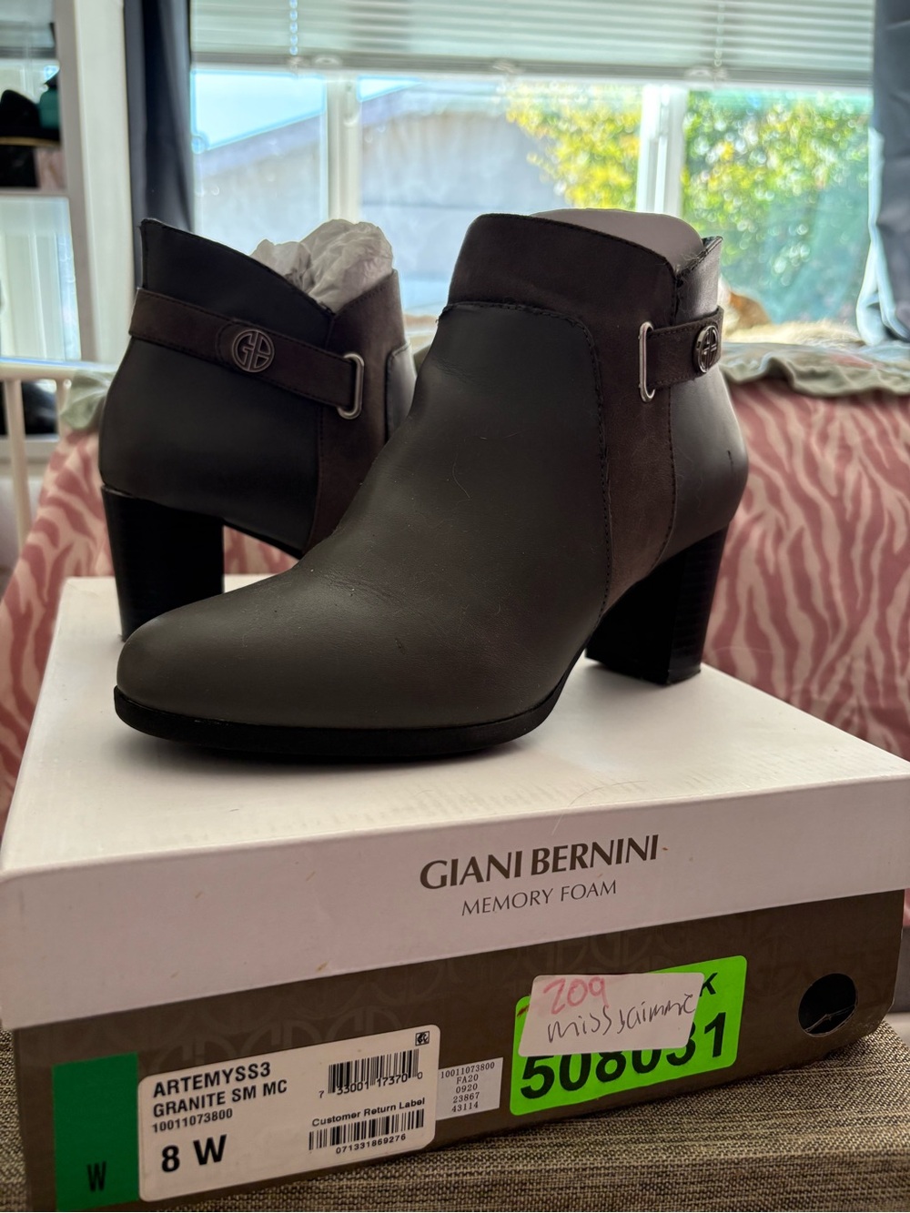 Giani Bernini Gray Leather & Suede Ankle Booties